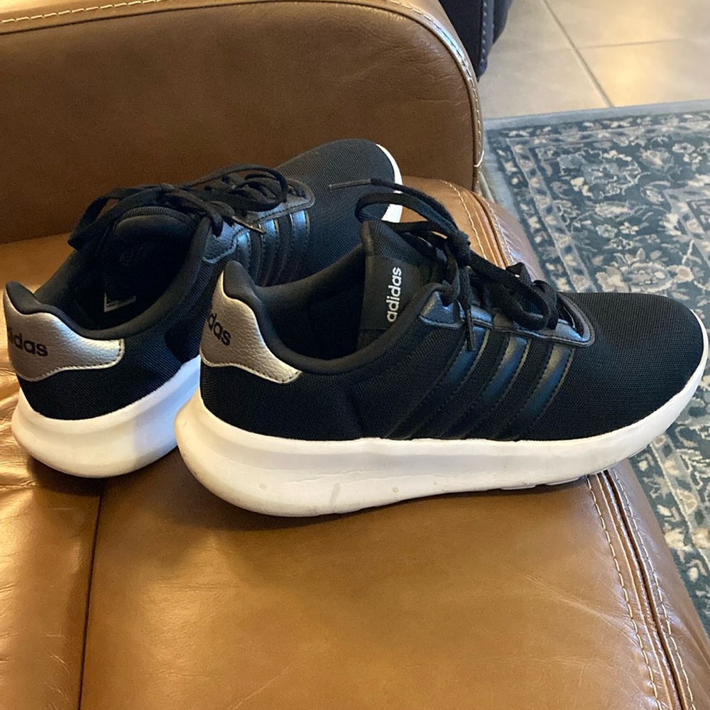Adidas, running shoes size 7 1/2 great condition. ￼